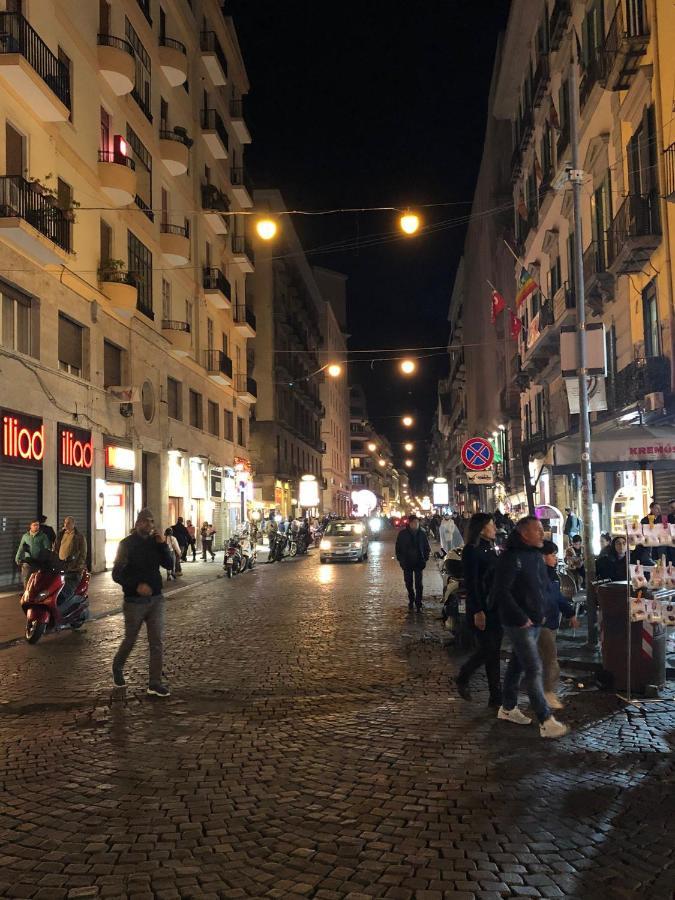 Апартаменты Piazza Carita' Centro Storico Неаполь Экстерьер фото