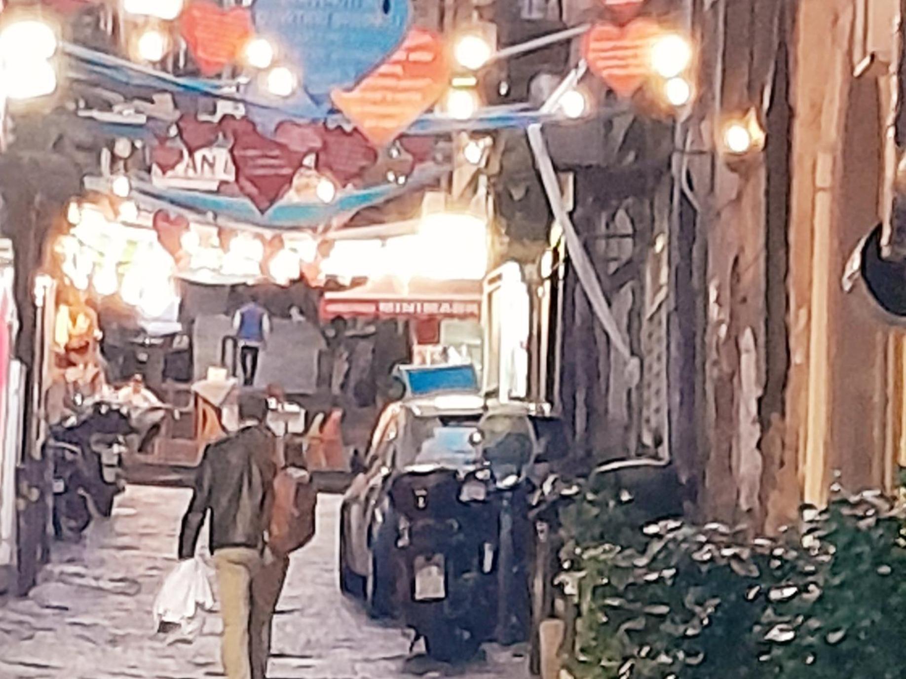 Апартаменты Piazza Carita' Centro Storico Неаполь Экстерьер фото