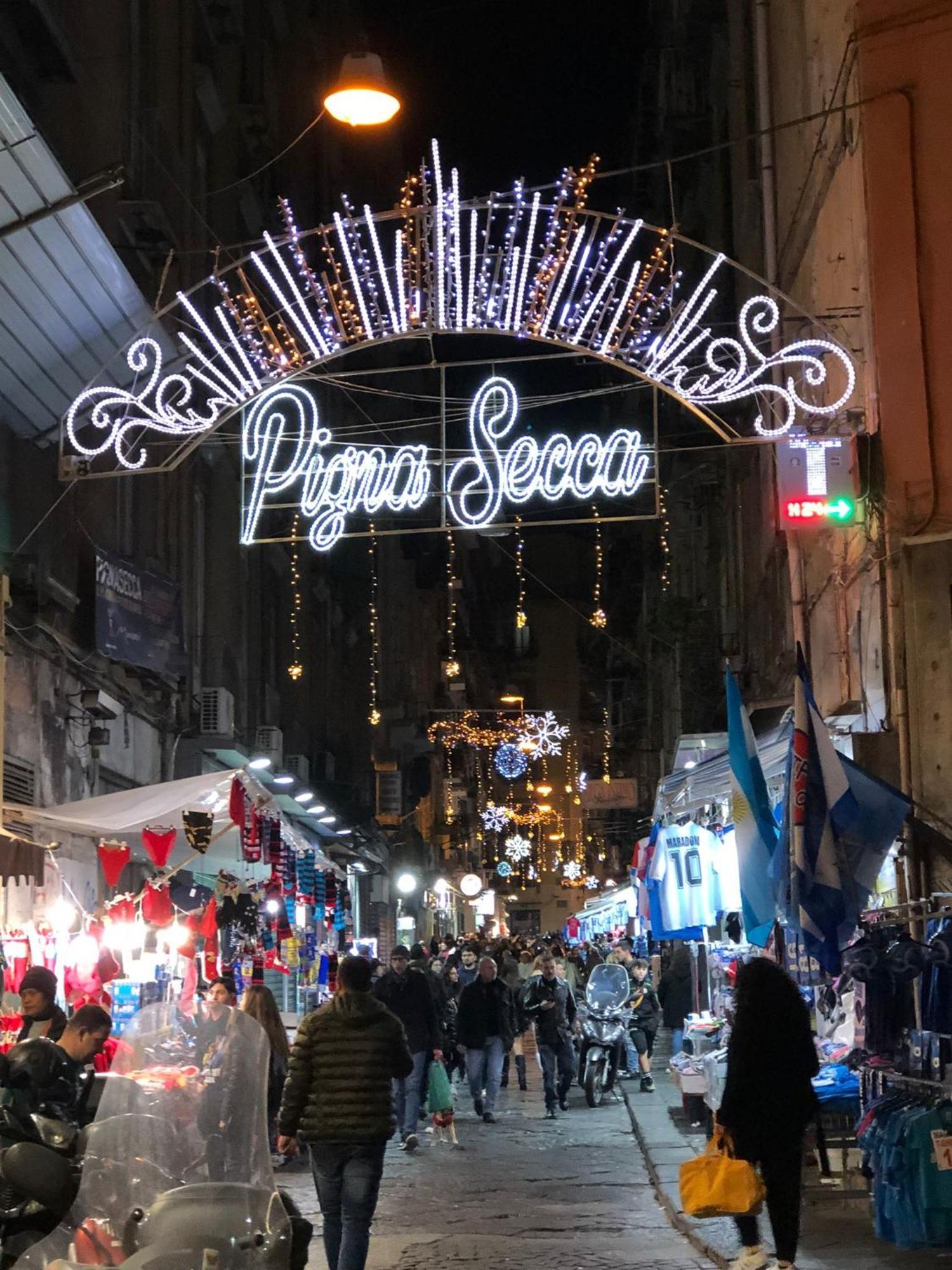 Апартаменты Piazza Carita' Centro Storico Неаполь Экстерьер фото