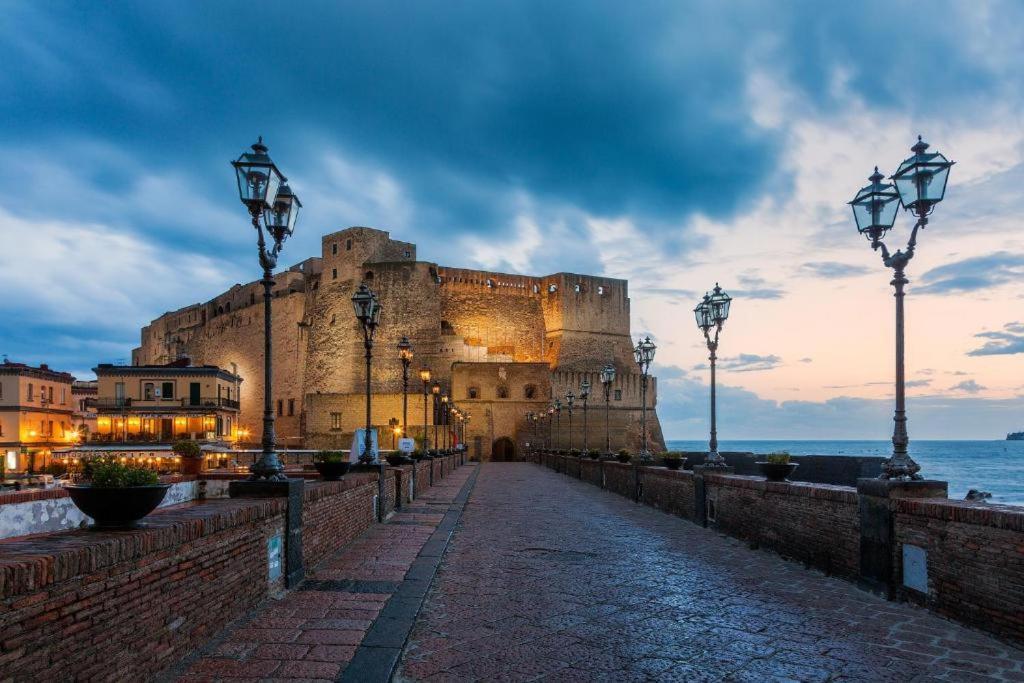 Апартаменты Piazza Carita' Centro Storico Неаполь Экстерьер фото